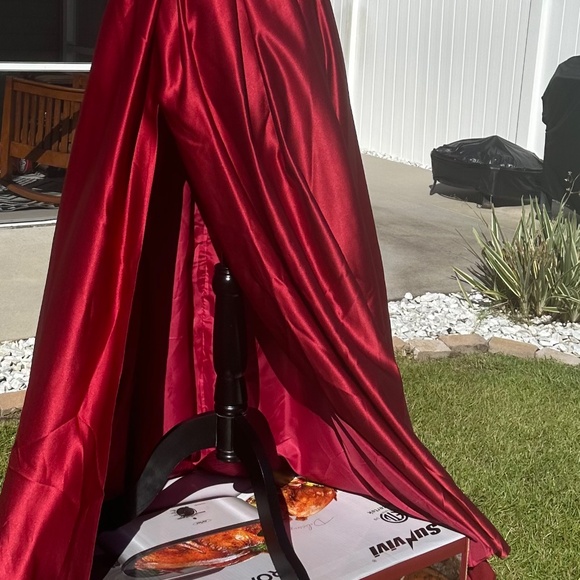 Red ballgown - Picture 11 of 13